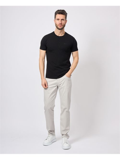 T-shirt nera Yes Zee con bottoni e logo YES ZEE | T780-TA000801